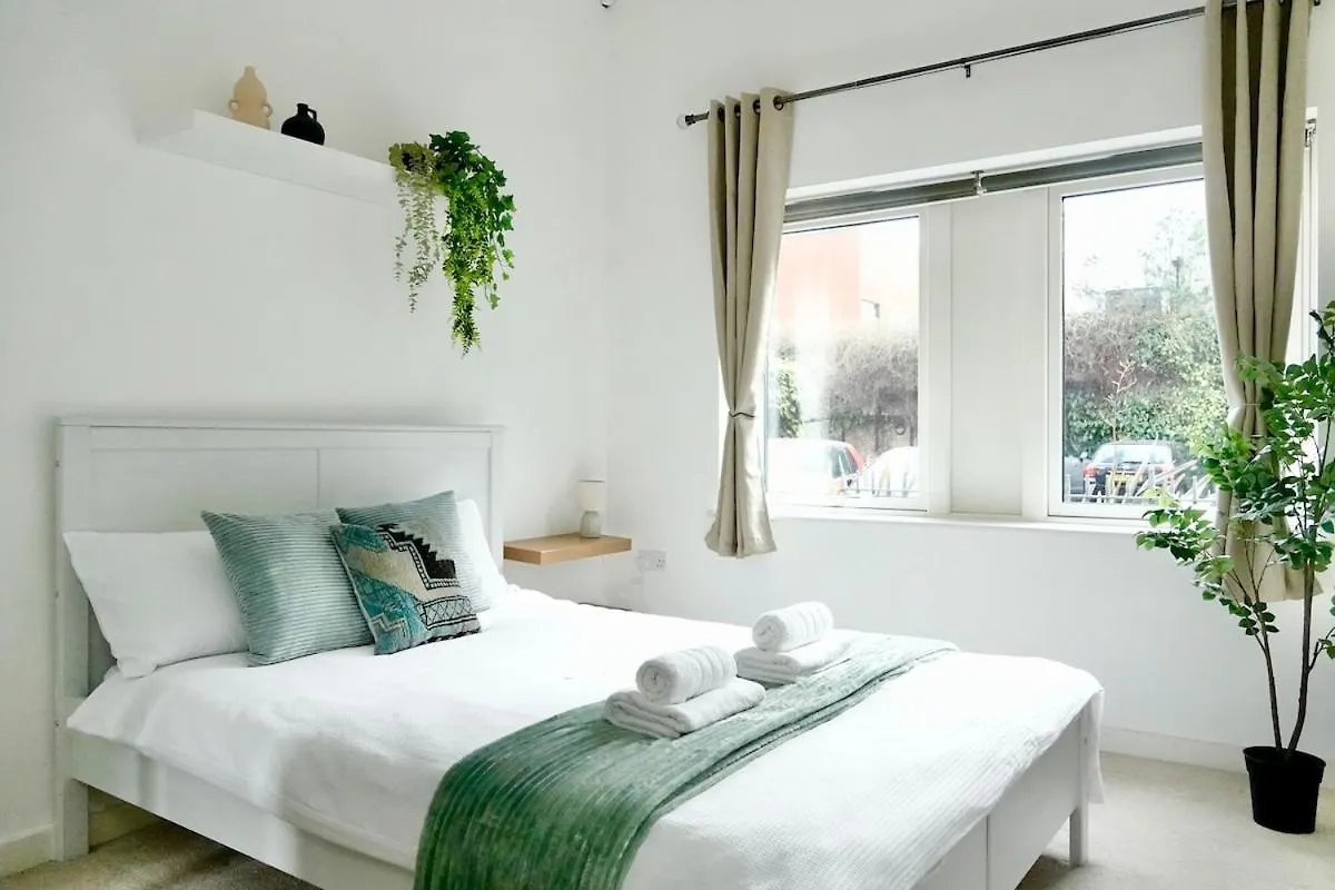 Modern 2 Bed Flat In East London Apartment 0*,