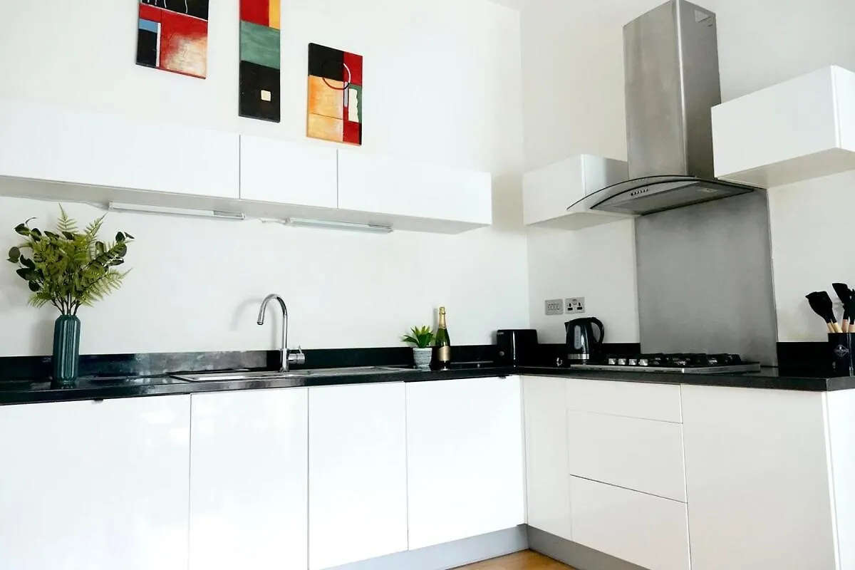 Modern 2 Bed Flat In East London Apartment United Kingdom